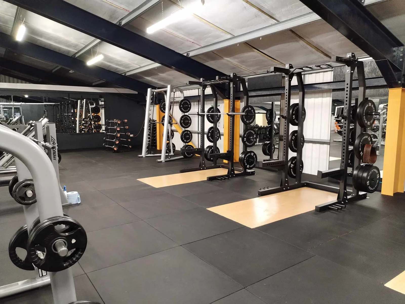 The genuine LD24 gym floor, with power racks and free-weight equipment